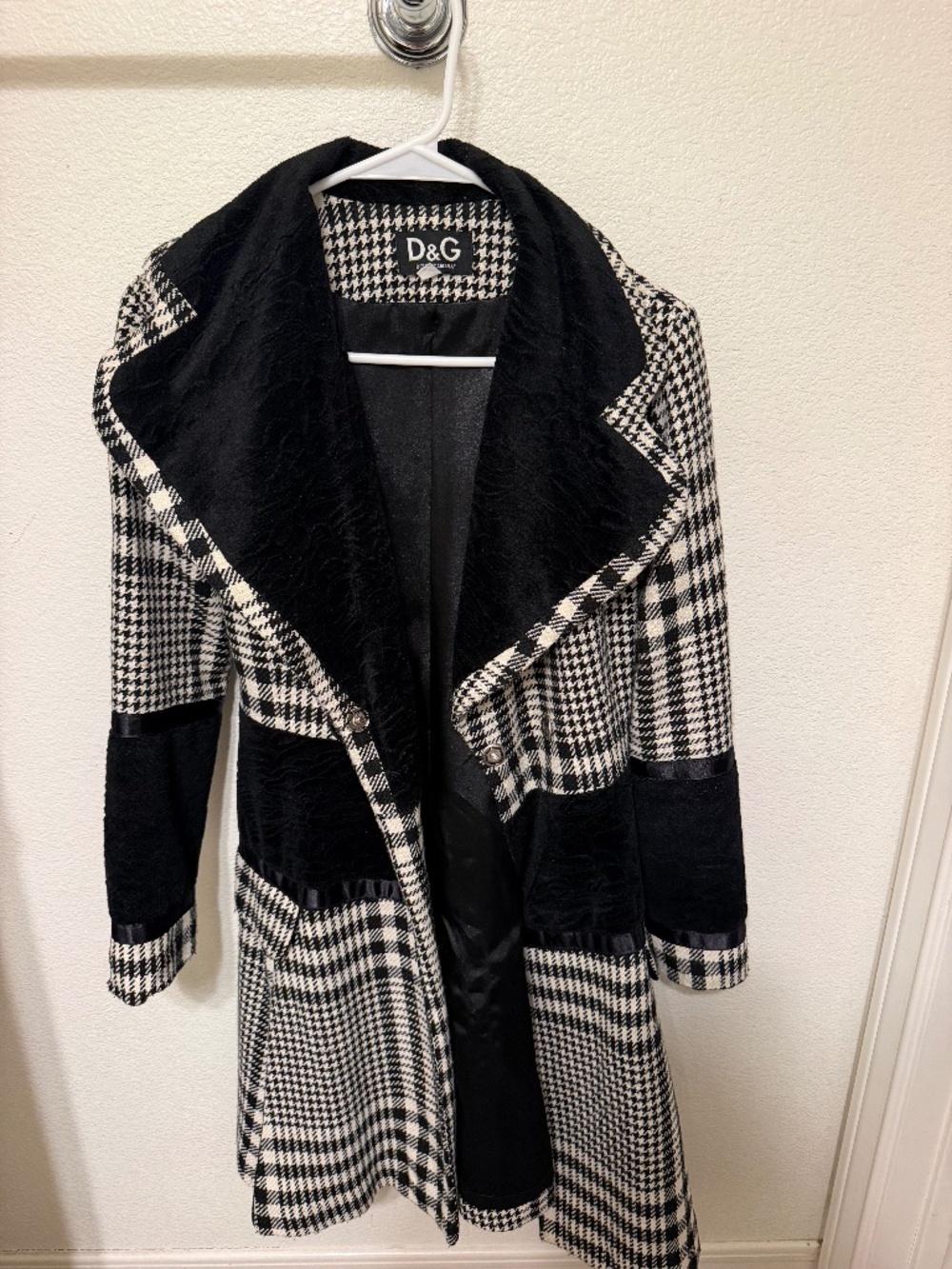 VINTAGE D&G Dolce & Gabbana Mixed Media Houn